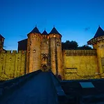 Confort ! Calme, Climatisation, Parking Gratuit, Grande Terrasse, Ascenseur, Wifi شقة قرقشونه