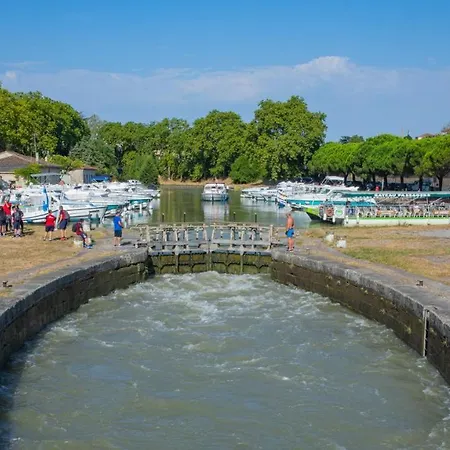 Confort ! Calme, Climatisation, Parking Gratuit, Grande Terrasse, Ascenseur, Wifi * Carcassonne