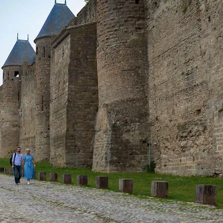 Confort ! Calme, Climatisation, Parking Gratuit, Grande Terrasse, Ascenseur, Wifi * Carcassonne