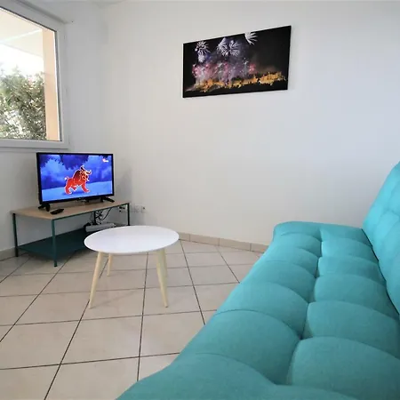 Confort ! Calme, Climatisation, Parking Gratuit, Grande Terrasse, Ascenseur, Wifi *