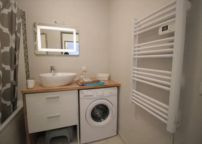 Confort ! Calme, Climatisation, Parking Gratuit, Grande Terrasse, Ascenseur, Wifi Carcasona