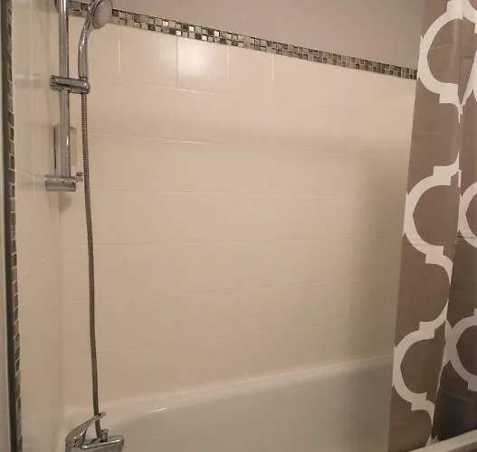 Confort ! Calme, Climatisation, Parking Gratuit, Grande Terrasse, Ascenseur, Wifi * Carcasona